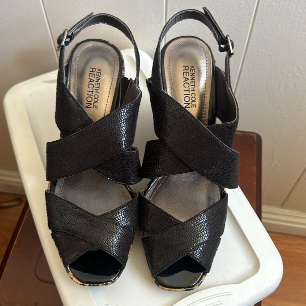 Kenneth Cole Reaction Wedge